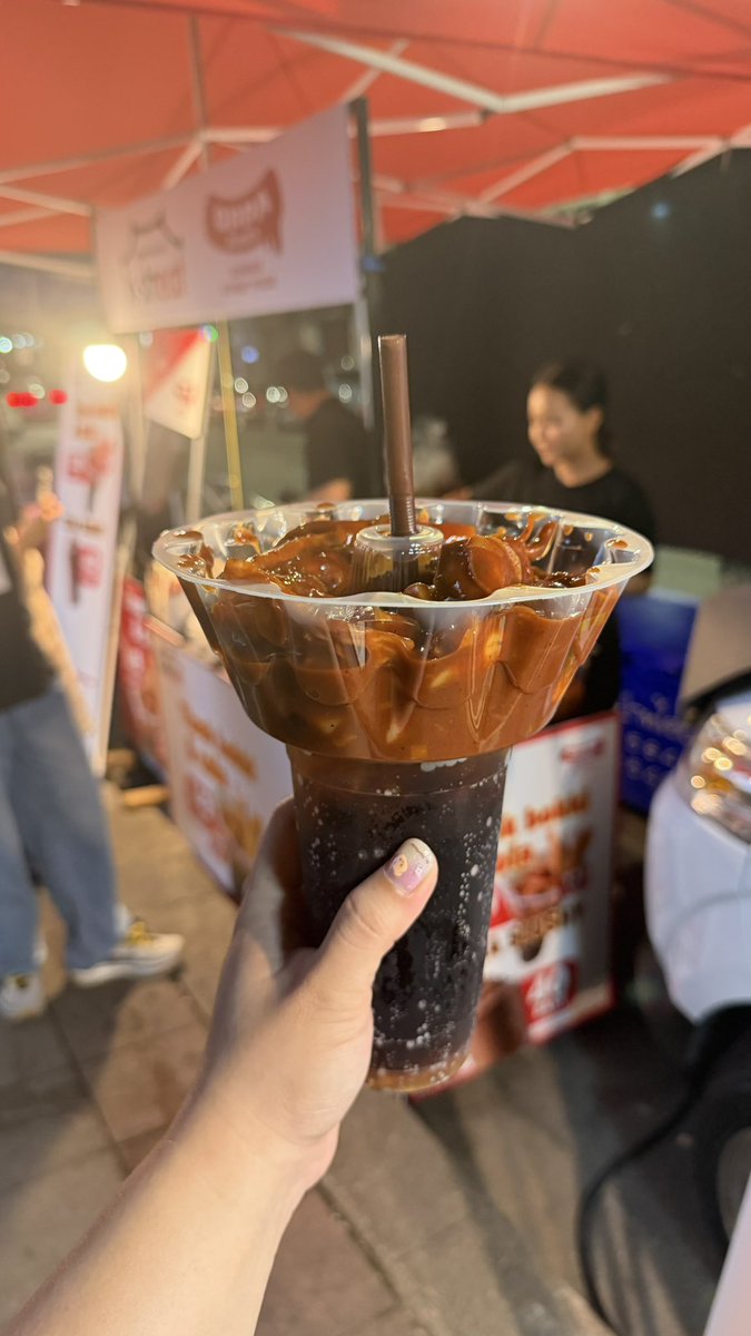 โ อ ยี ฟ เ ด้ อ ᵀʰᵘⁿᵈᵉʳ tweet media