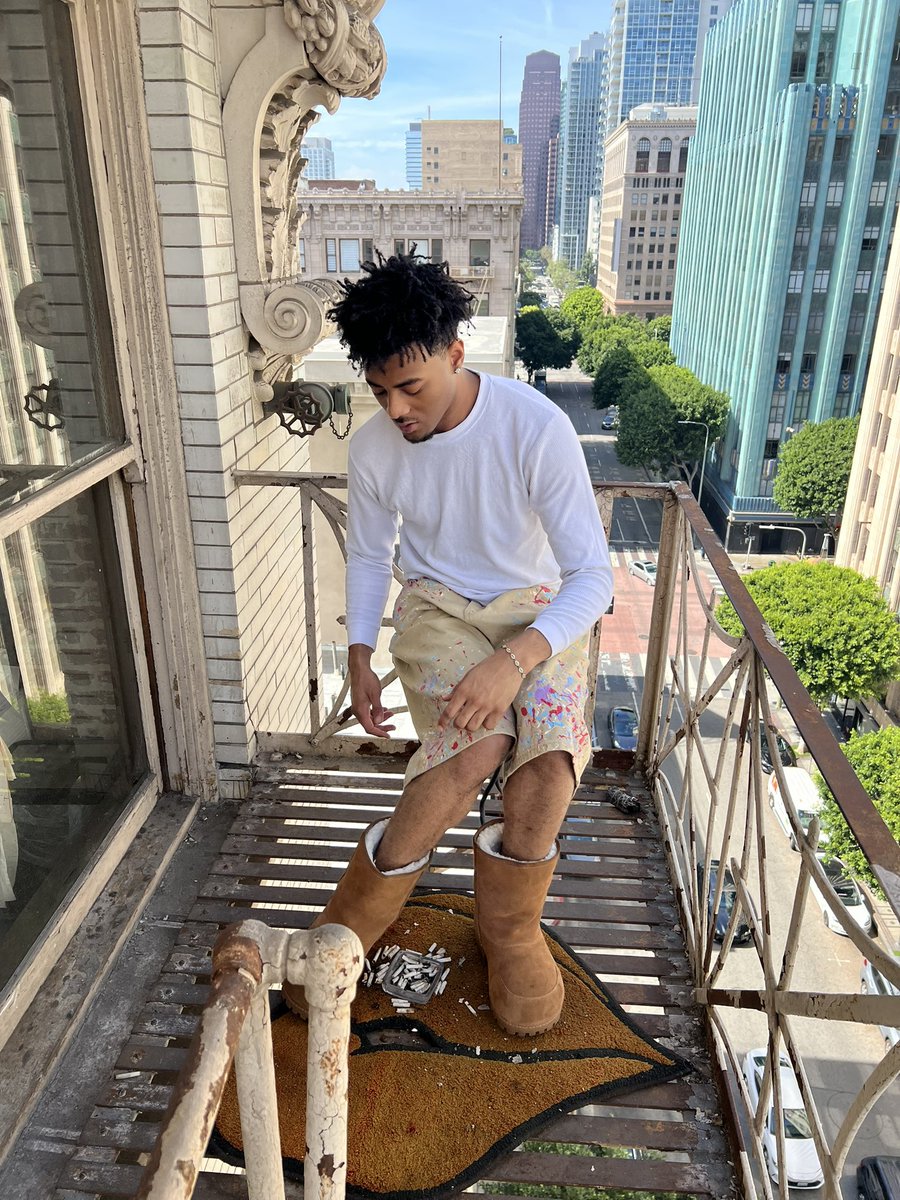 fuckkrio's tweet image. #Flyer