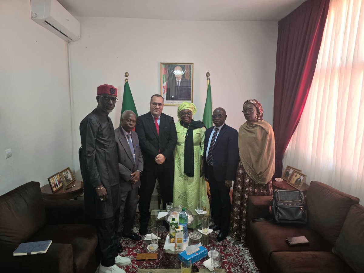 Algerian Embassy in Dakar tweet media