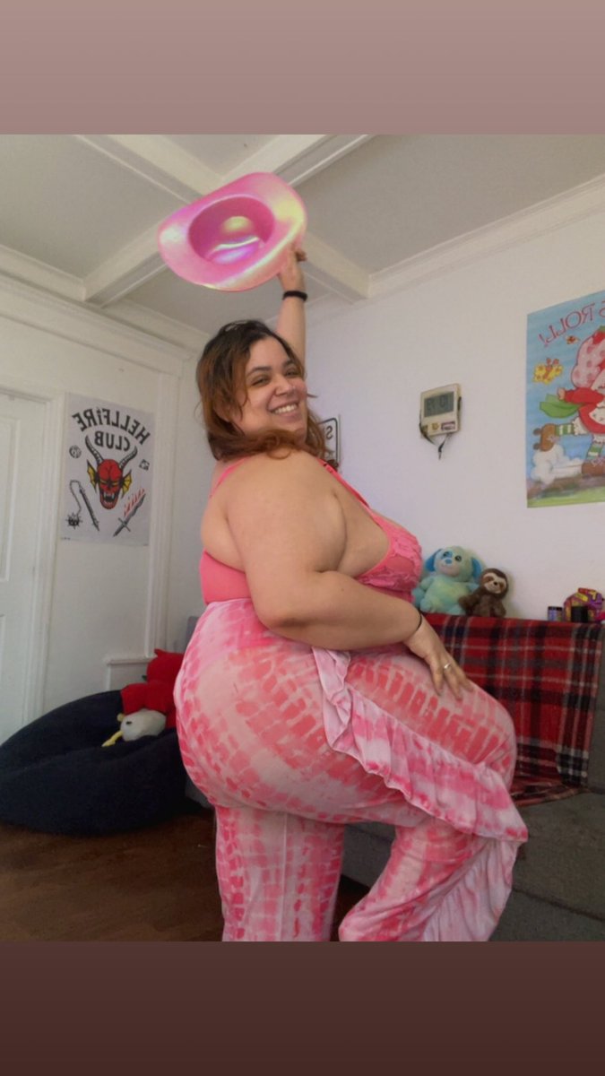 𝓣𝓱𝓪𝓽 𝓑𝓻𝓪𝓽 𝓓𝓪𝓻𝓵𝓲𝓷𝓰 tweet media