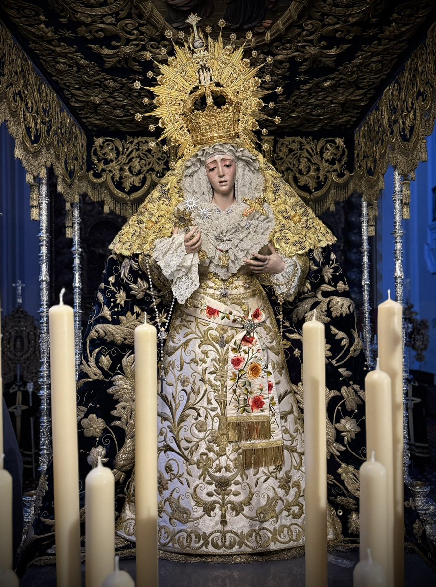 𝐌ª. 𝐒𝐭𝐦𝐚. 𝐝𝐞 𝐥𝐚 𝐄𝐬𝐭𝐫𝐞𝐥𝐥𝐚
Semana Santa 2026
Triana
<a href="/hdadlaestrella/">La Estrella</a> 

𝑀𝑎𝑑𝑟𝑒 𝑑𝑒 𝑙𝑎 𝐸𝑠𝑡𝑟𝑒𝑙𝑙𝑎, 𝑟𝑢𝑒𝑔𝑎 𝑝𝑜𝑟 𝑛𝑜𝑠𝑜𝑡𝑟𝑜𝑠.“