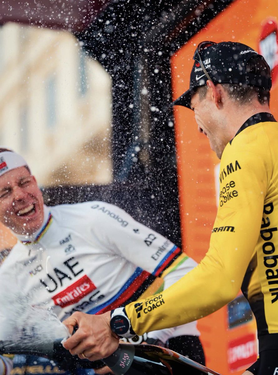 Lukáš Ronald Lukács tweet media