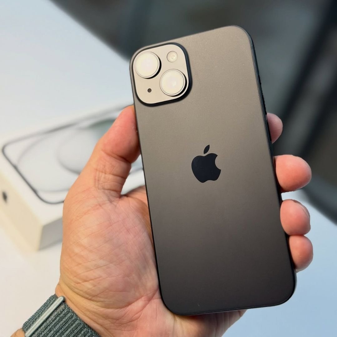 CompareEscolha's tweet photo. PROMOÇÃO IPHONE 15 (512 GB)
memória que não acaba mais

De R$9.759
Por R$4.949 🔥 no pix 
Ou R$5.499 parcelado 

🎟️ Cupom: MELHORPROMO

👉 Pegar promoção: https://t.co/GljUBSNZZc

Loja oficial da Apple no MELI! https://t.co/YAyKkFHVX0