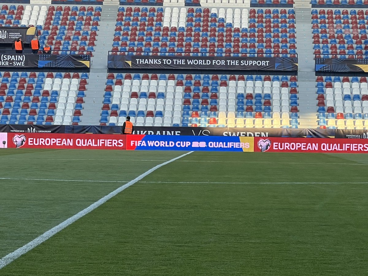 scottsas's tweet photo. #Scenesetter tonight @FIFAWorldCup @UEFAEURO play off semi final Ukraine v Sweden in Valencia https://t.co/Hm5Jl92BKa