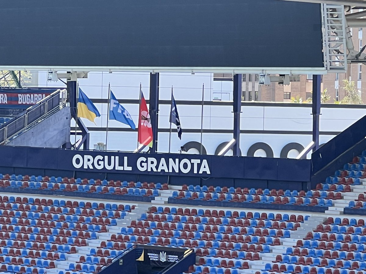 scottsas's tweet photo. #Scenesetter tonight @FIFAWorldCup @UEFAEURO play off semi final Ukraine v Sweden in Valencia https://t.co/Hm5Jl92BKa