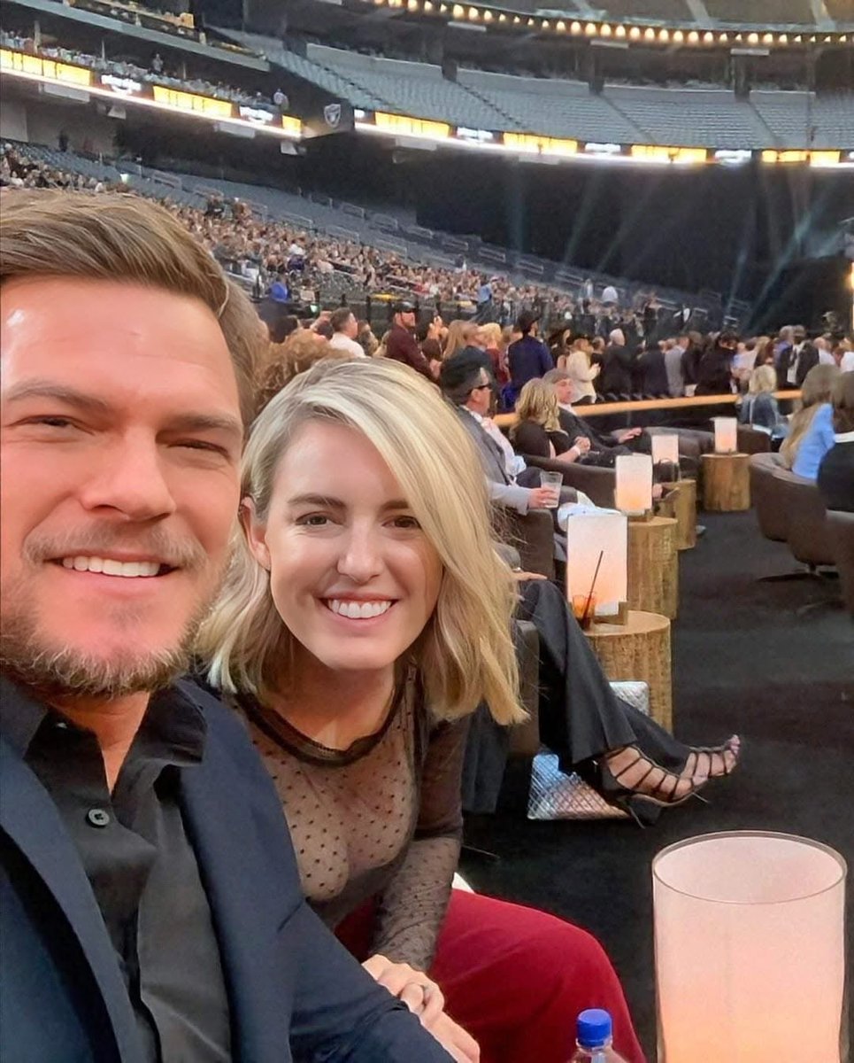 Meg ☕️📚🪴 tweet media