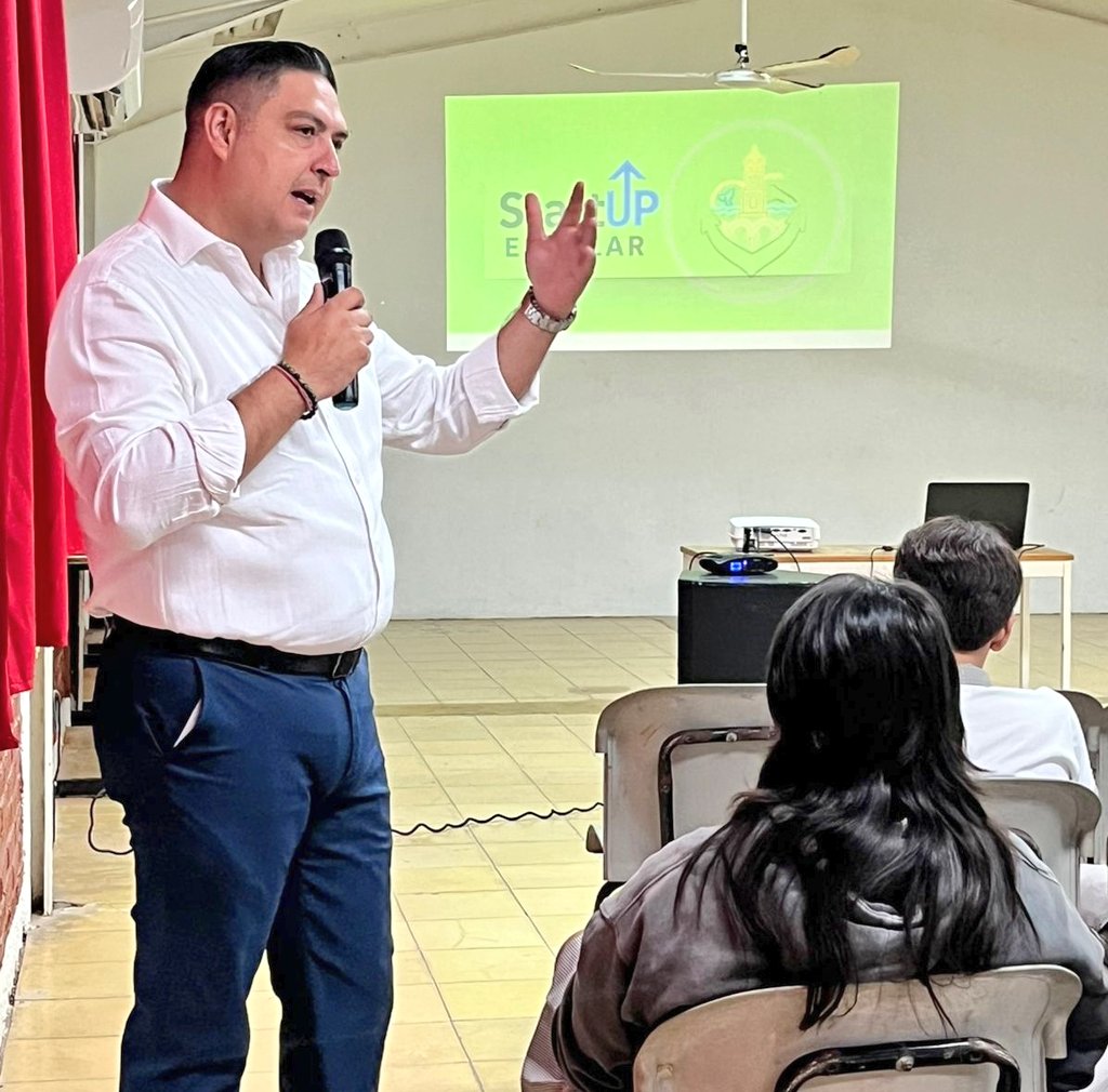 Jgpm12Jose's tweet photo. Hoy sembramos inquietudes… mañana cosecharemos líderes con sentido humano. 🌱✨

#Vocación  
#EducaciónConPropósit https://t.co/nJBp1fT51U
