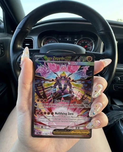 tcgfinest's tweet image. First pack magic 😍✨

#pokemontcg #pokemoncards #megaevolution