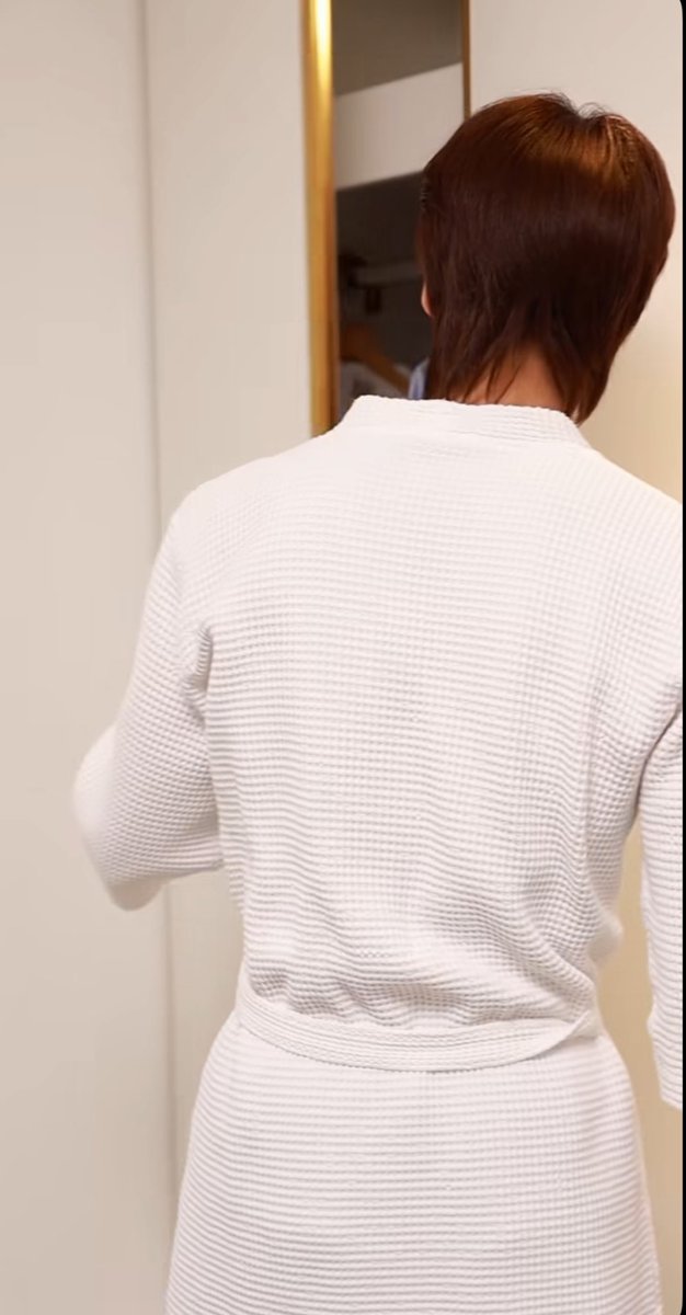 ️️

   Mandi tengah malam dalam rangka menghilangkan bau alkohol dan asap rokok.