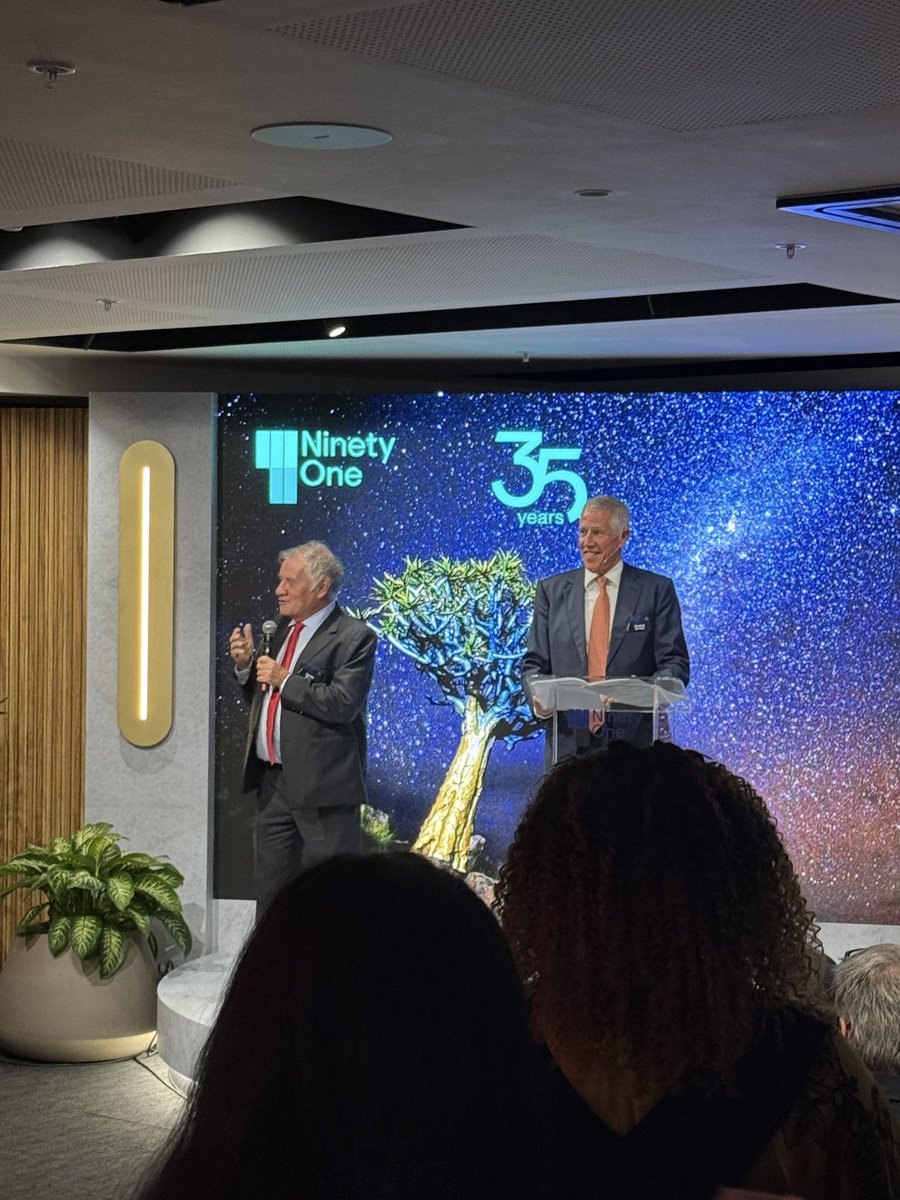 Adriaan Basson tweet media