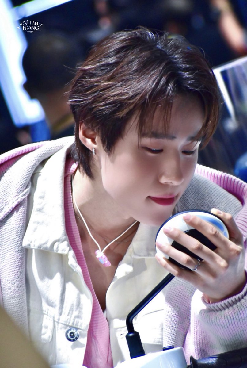 NUTHONG FAMILY TH tweet media