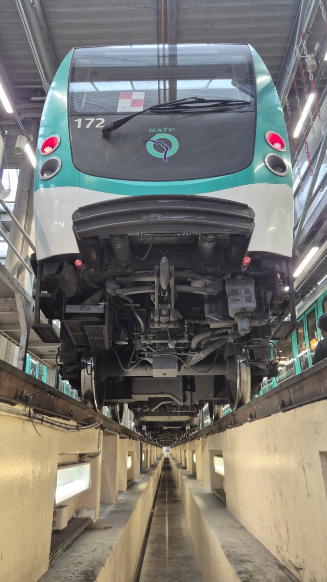 Potelet_Parisien tweet media