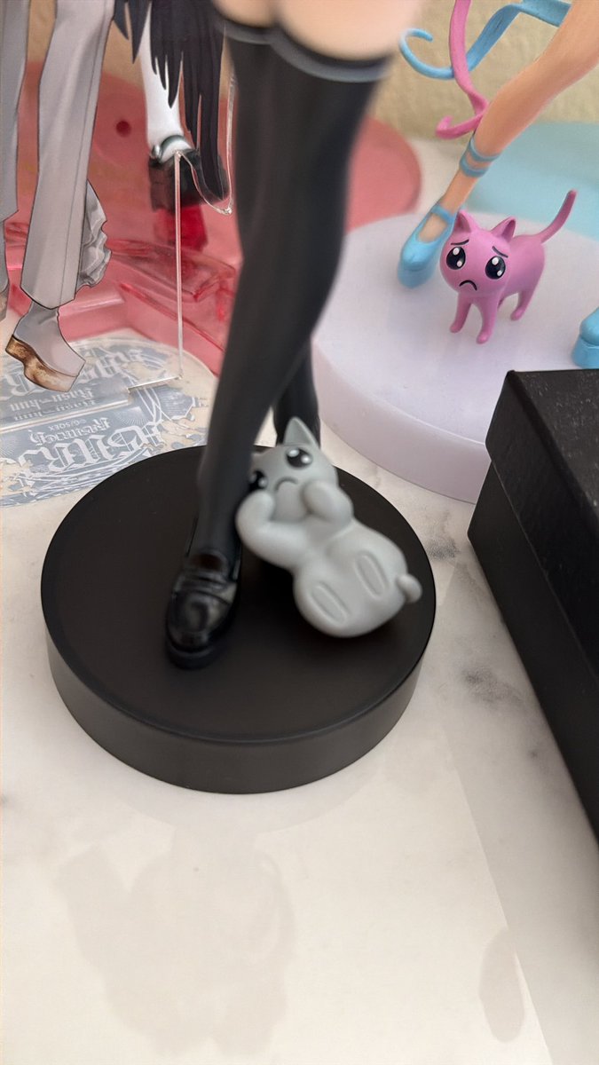 needy girl tweet media