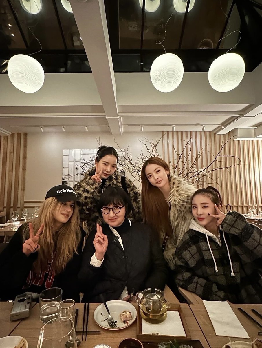 Dara World tweet media