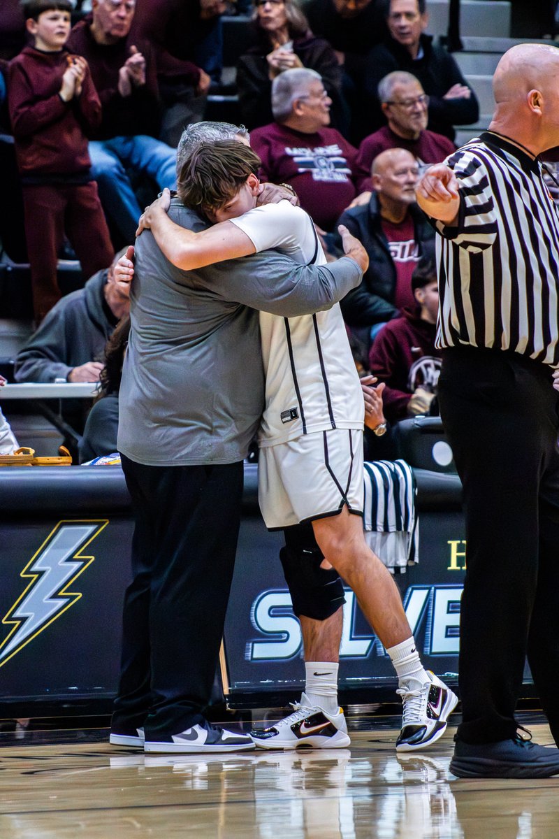 Stone Thiel tweet media