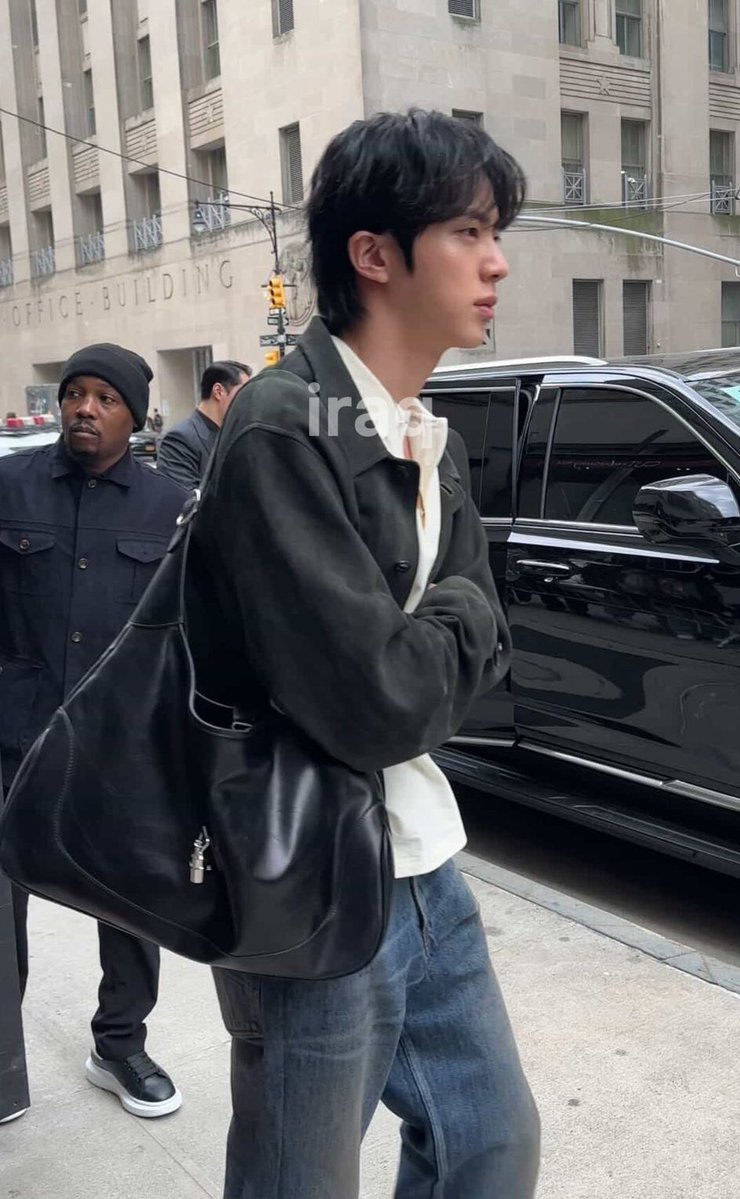 seokjin pics that go 𝒽𝒶𝓇𝒹 tweet media
