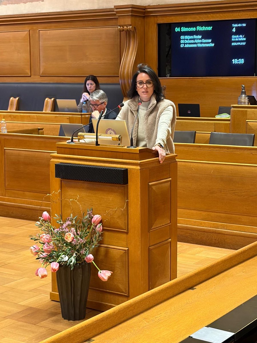 fdp_stadtbern's tweet photo. 🚨 Wunschbuchhaltung statt seriöse Finanzpolitik? Wer rechtlich unsichere Einnahmen jahrelang als gesichert budgetiert, untergräbt Vertrauen, Haushaltsdisziplin und Rechtsstaat, sagt @Simone_Richner. https://t.co/OPd6NvUNlu