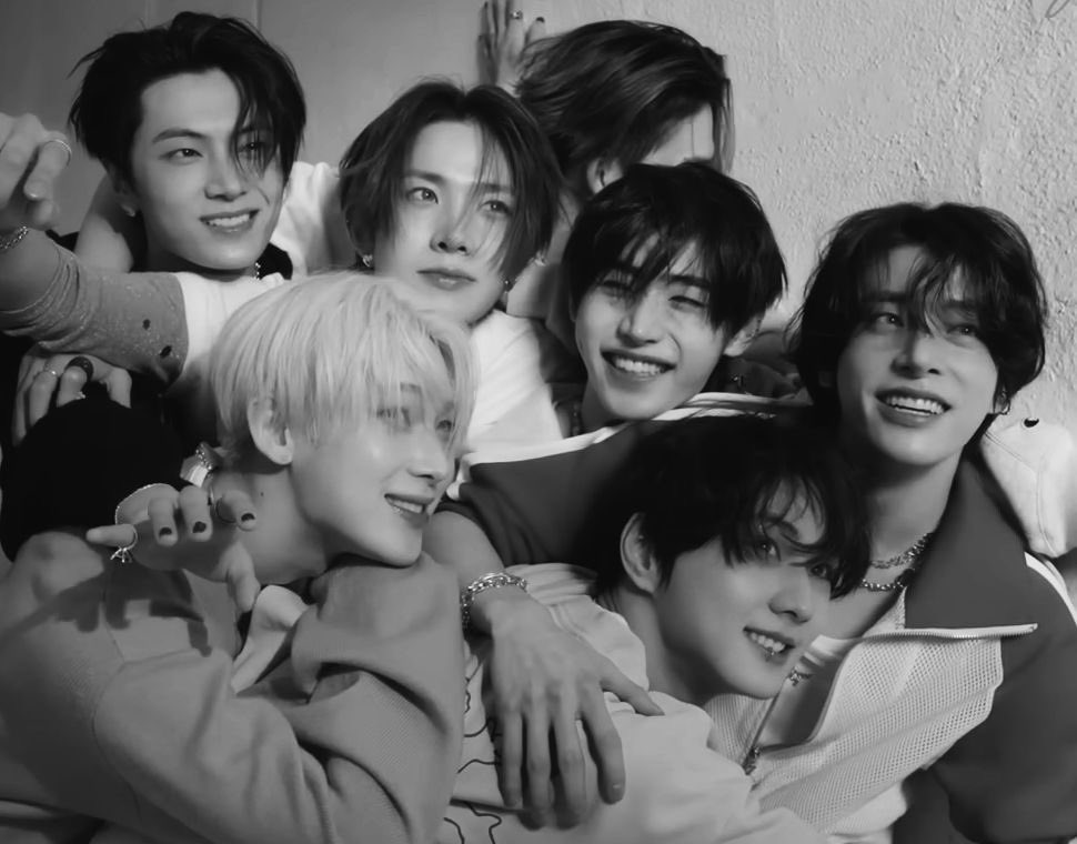 𝖺𝗂𝗋𝖺 ۶ৎ ot7 tweet media