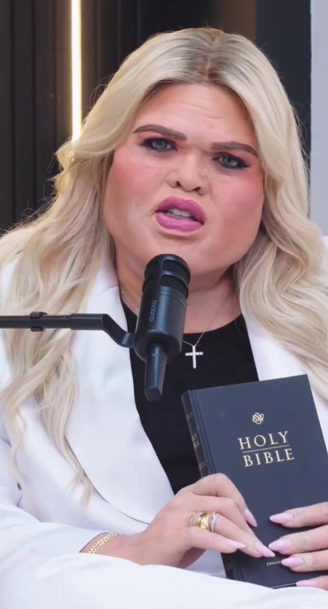 SocialSight tweet media