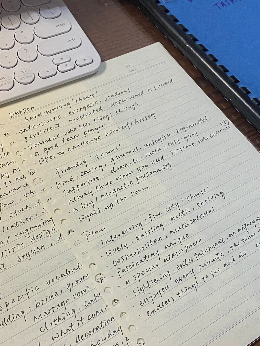 Lincoln Town Car tweet media