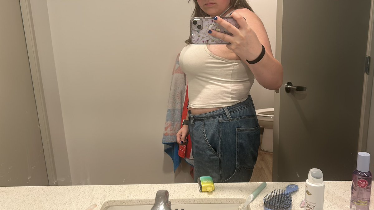 mika ˙⋆✮ shedtwt tweet media