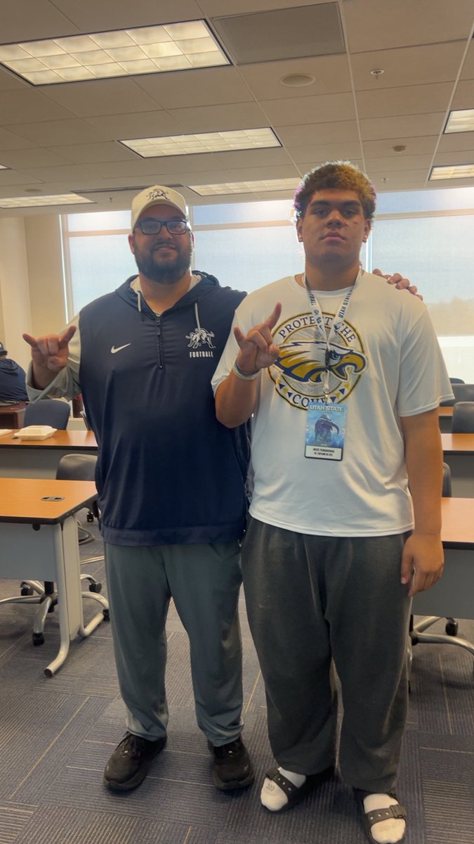 nick_fungavaka's tweet photo. Happy to be here. Thank you uncle Sāle @SalesiTuitavake for taking me up to Utah States Spring practice. Appreciate the invite @coachbuttsUSU. #GoAggies

@USUAggies @USUAthletics @DjTialavea_86 @coachbuttsUSU  @SkylineEaglesFB @Monsta39 @USUFootball https://t.co/fdrRNrKn4N