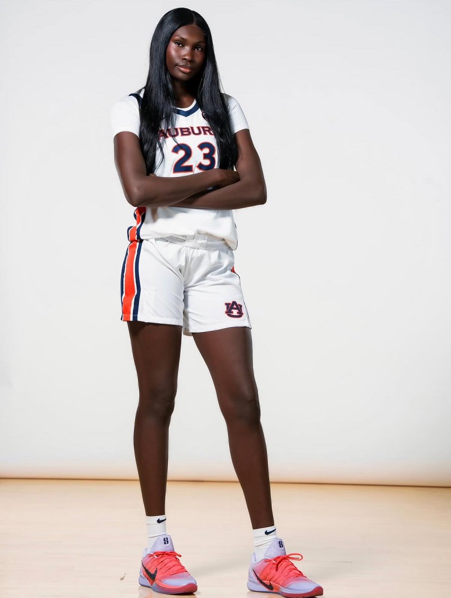 E J 🏀 tweet media