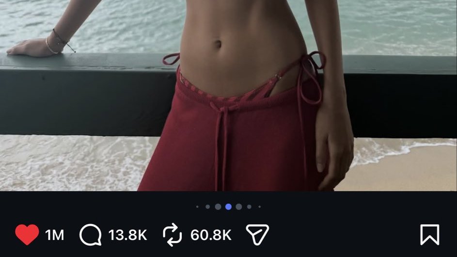 ssriaz_'s tweet photo. A million likes in one hour?! Can everyone stop staring at my wife?😭 https://t.co/RabAMcJPbO