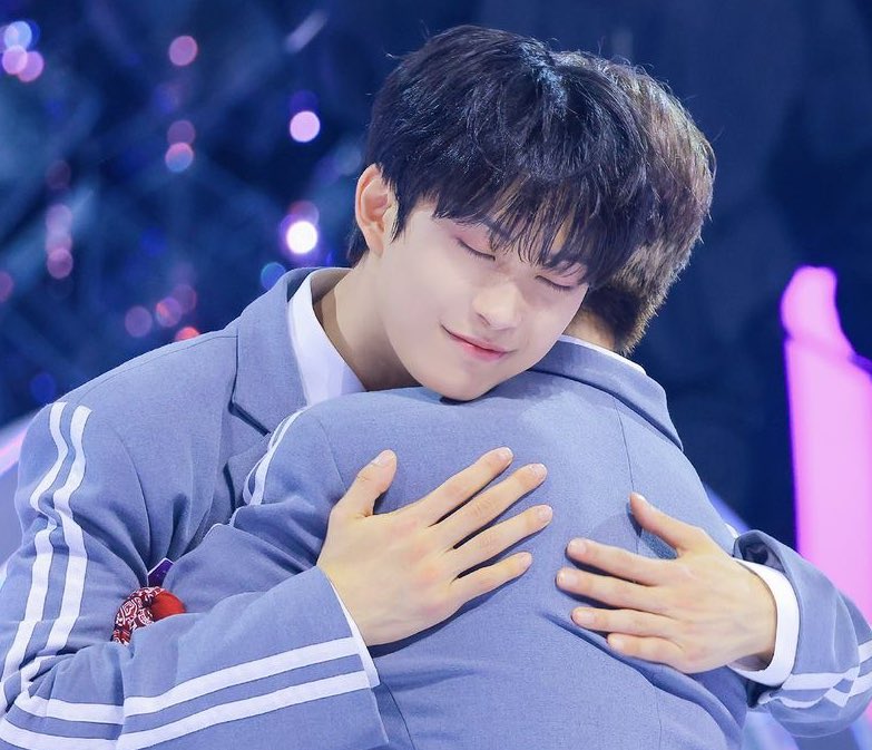 bool 🌸 tweet media