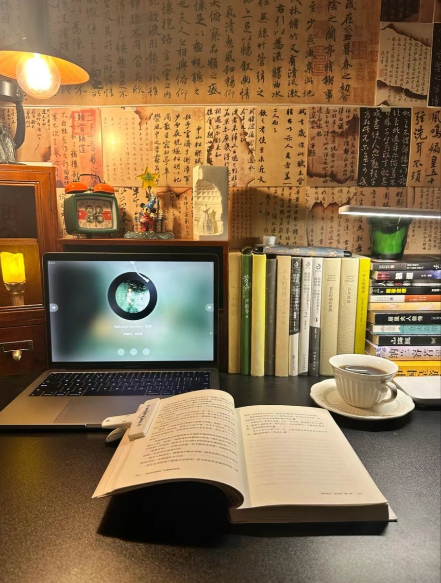 slumberjack2's tweet image. Just wrapped up another late night at the desk—coffee cup empty, screen still glowing. Here’s to the quiet hustle that turns “almost done” into “done done.”  #LateNightHustle #OfficeLife #GritAndGrind