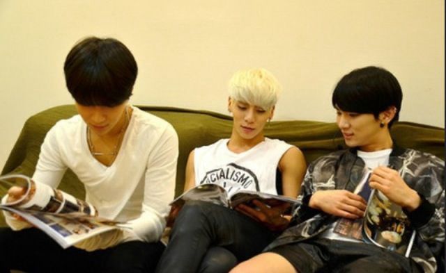 hourly rare shinee tweet media