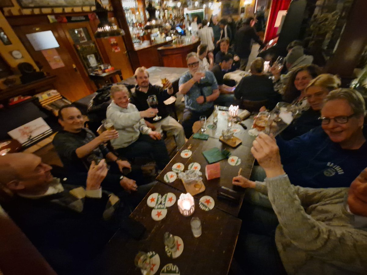 Namens Amsterdammers. tweet media