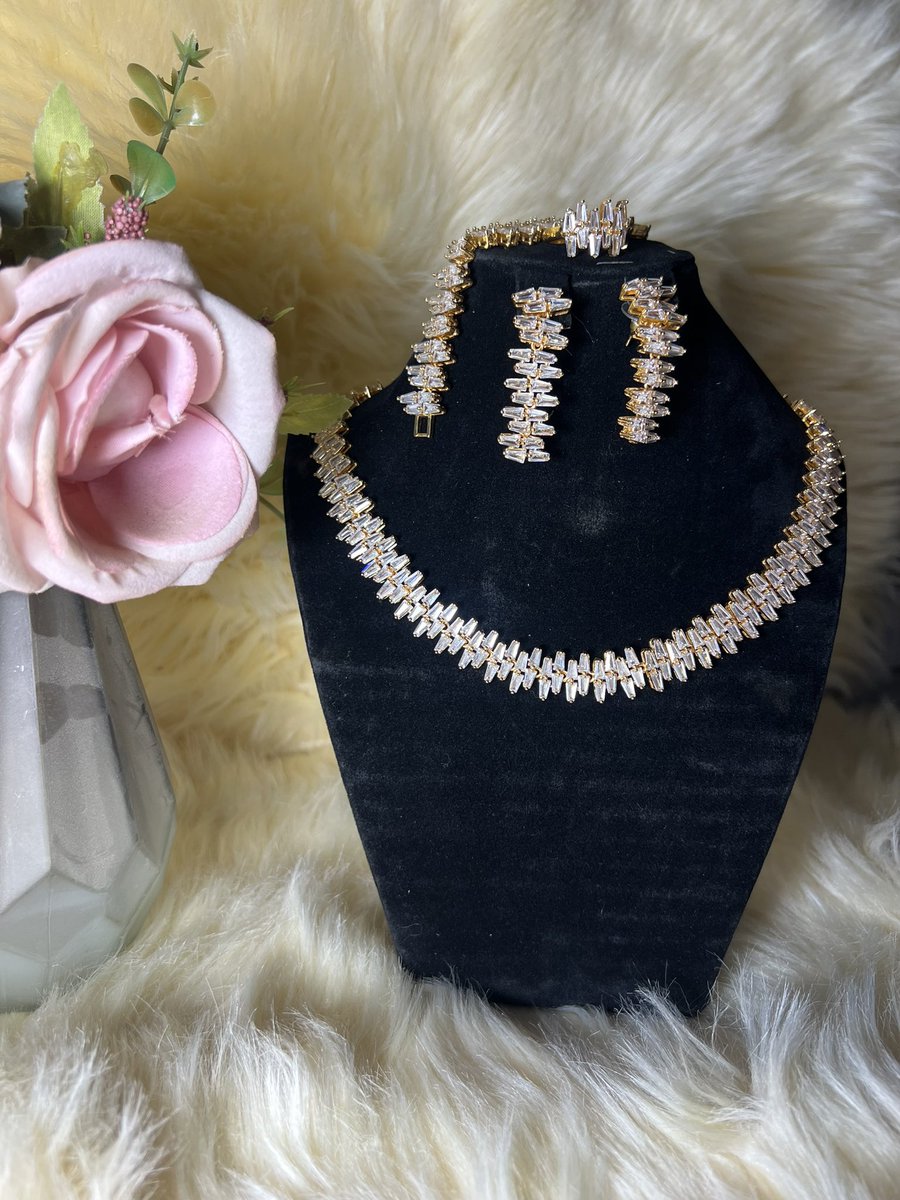 fine fingers,SharifaBites&Bling (Mrs) tweet media