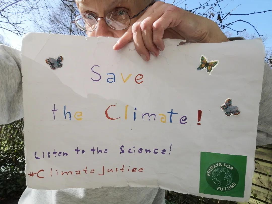 endelstamberg's tweet image. #ClimateStrike Week 339

#FightFor1Point5 Week 274

There will be no climate justice without social and gender justice! 
❤️ ☮️ 🌍 🌏 🌎 💧 🌳 🌱 🌿 🌺 🌼 🏵️ 🌻 🌞 🦋

#FreePalestine🇵🇸 #FreeCongo 🇨🇩 #FreeSudan🇸🇩 #FreeYemen🇾🇪 #EndClimateImperialism #twiff #FFFMapSolidarity