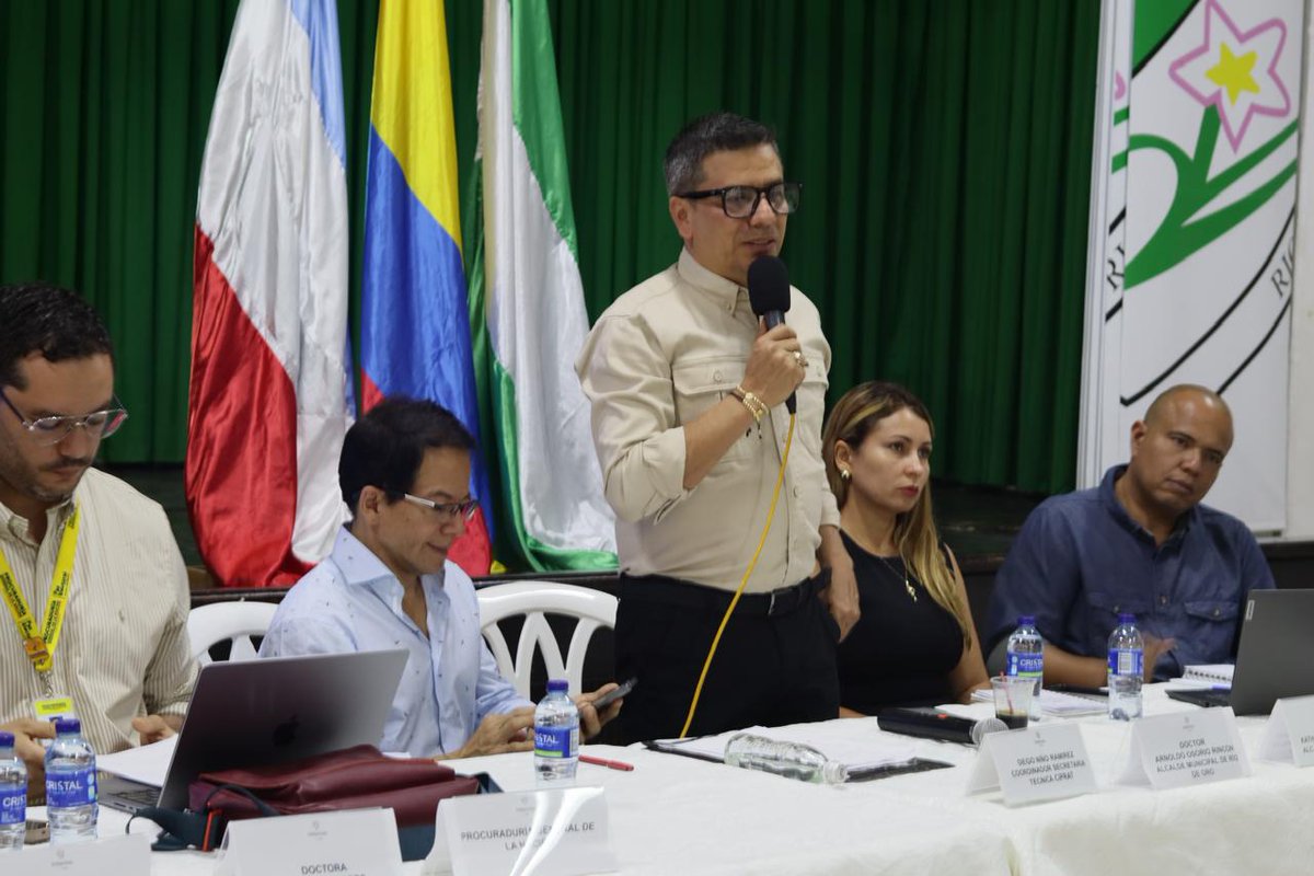 MinInterior's tweet photo. Lideramos la primera sesión plenaria de la #CIPRAT en respuesta a la Alerta Temprana Inminente 006 de 2026 para Río de Oro y González, Cesar. 🇨🇴👇
#ConDignidadCumplimos https://t.co/mepBulDTUB