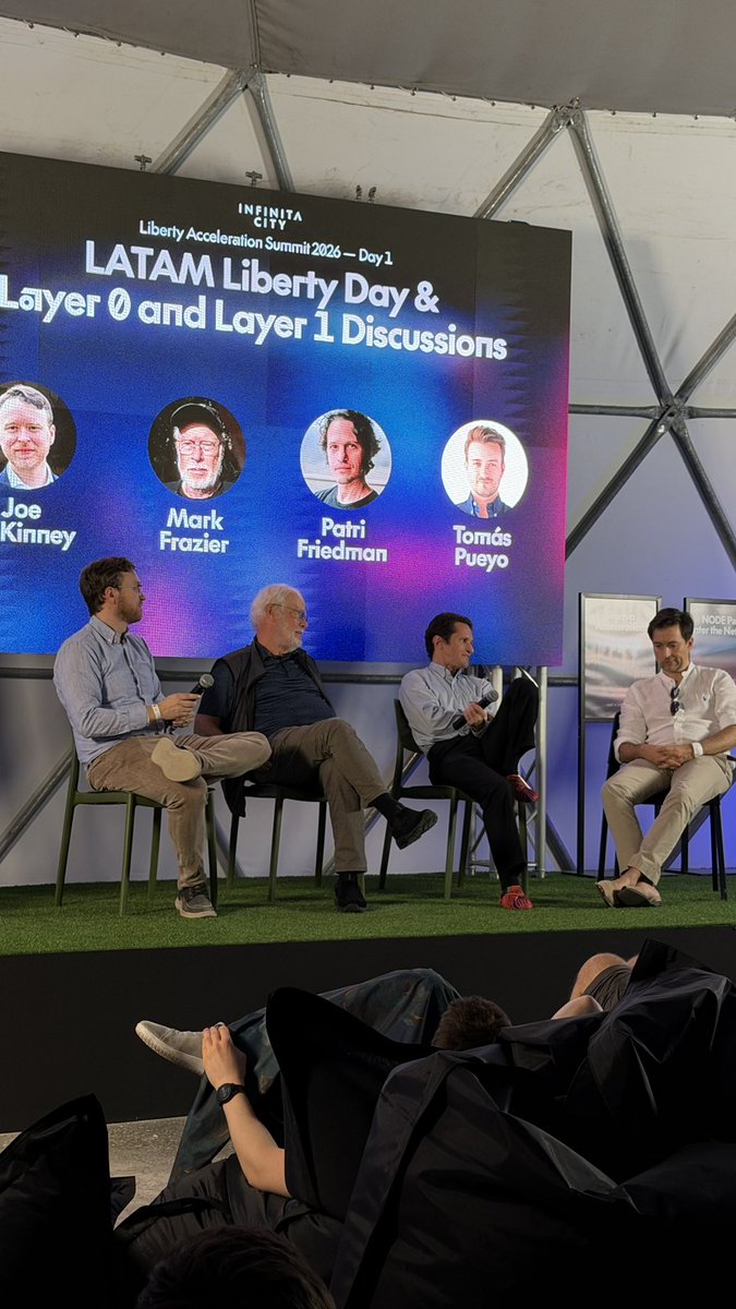 Gonçalo Hall tweet media