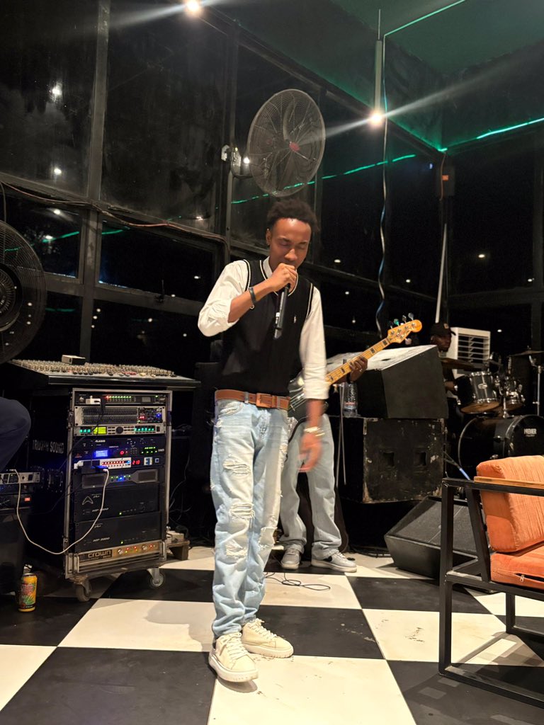 King Cesar tweet media