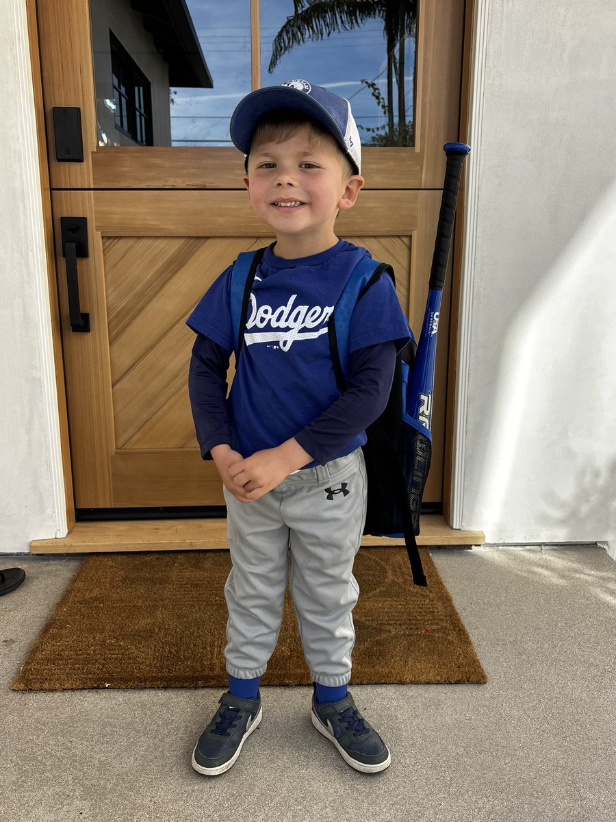 Lindsey Thiry tweet media