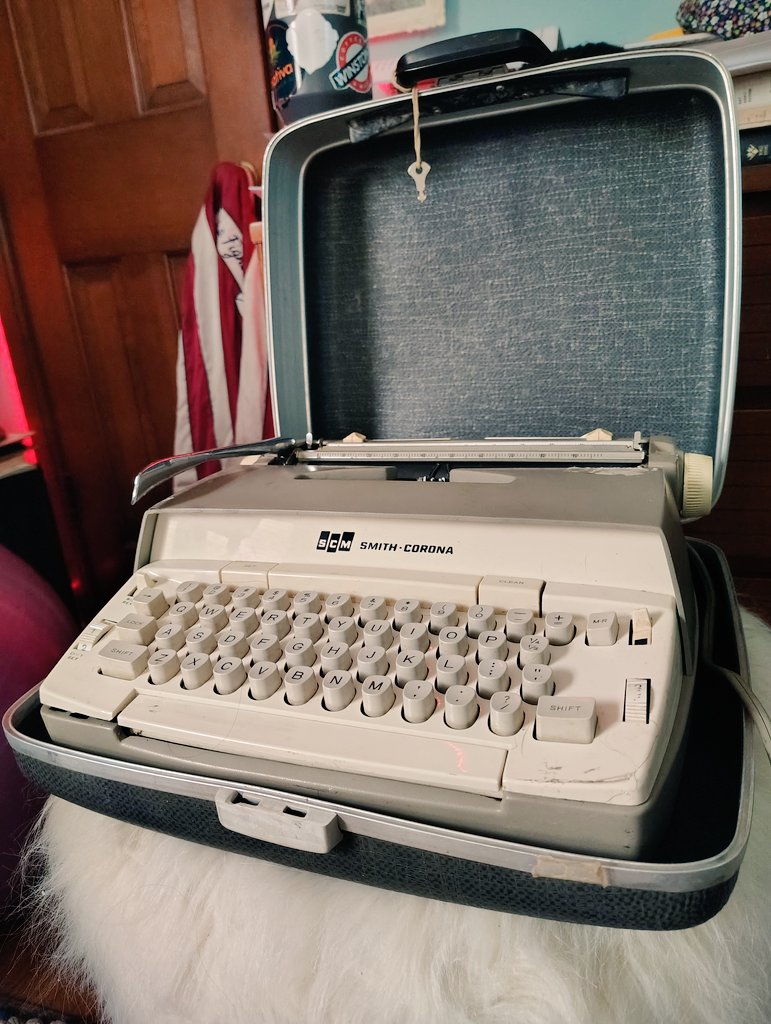 Elizabeth R. Blackburn 🌽🔥 anarchist bimbo tweet media