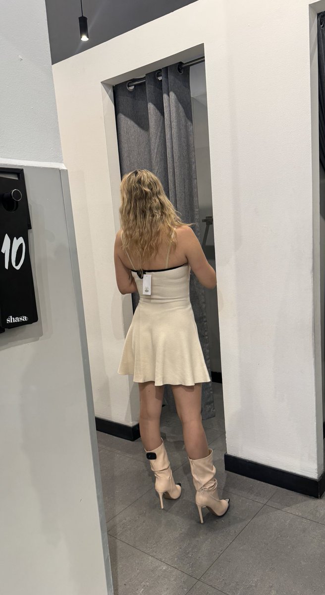 La Chica SW 🍍 tweet media