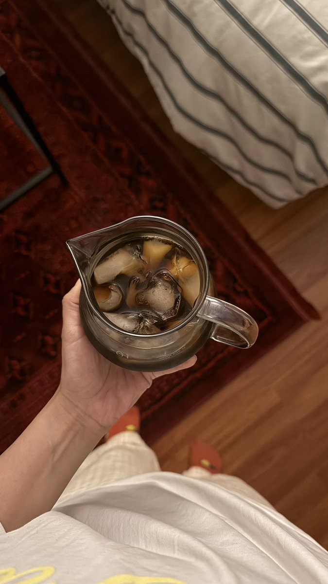 جامَ مصورة UGC و معلقة صوتيه موثوق " tweet media