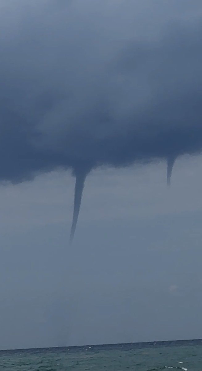 shedbound's tweet photo. @weathernetwork some water spouts in #Akumal Mexico today https://t.co/wEvgKxQf8i