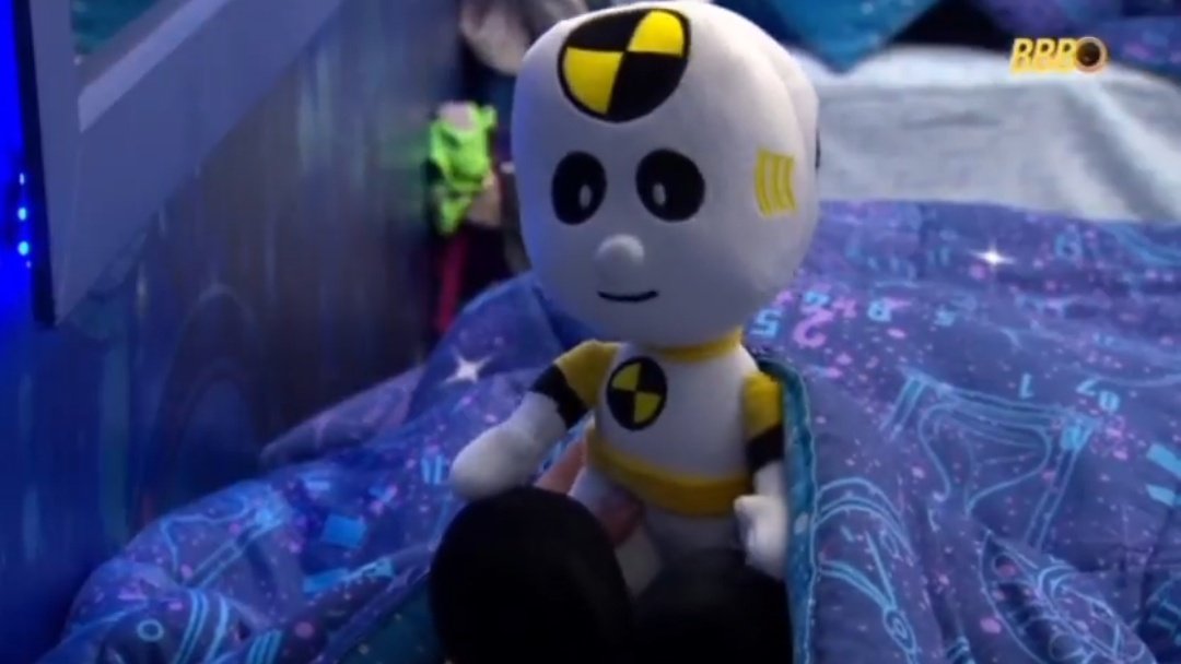 j̶ ̶u̶ ̶l̶ ̶i̶ ̶a̶ = tweet media