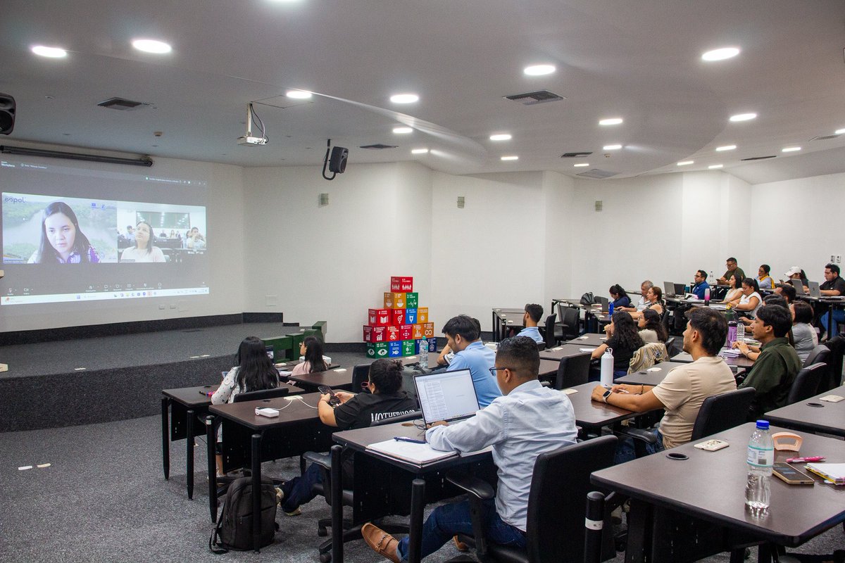 FictESPOL's tweet photo. 🔬📚 La FICT y el @CipatEspol, inició el taller “Método Científico” como parte de la Jornada de Capacitaciones 2026.

👩‍🏫 La formación fortalece pensamiento crítico, redacción científica y formulación de proyectos, impulsando la investigación aplicada y la generación de artículos. https://t.co/QPpv2pSVuj