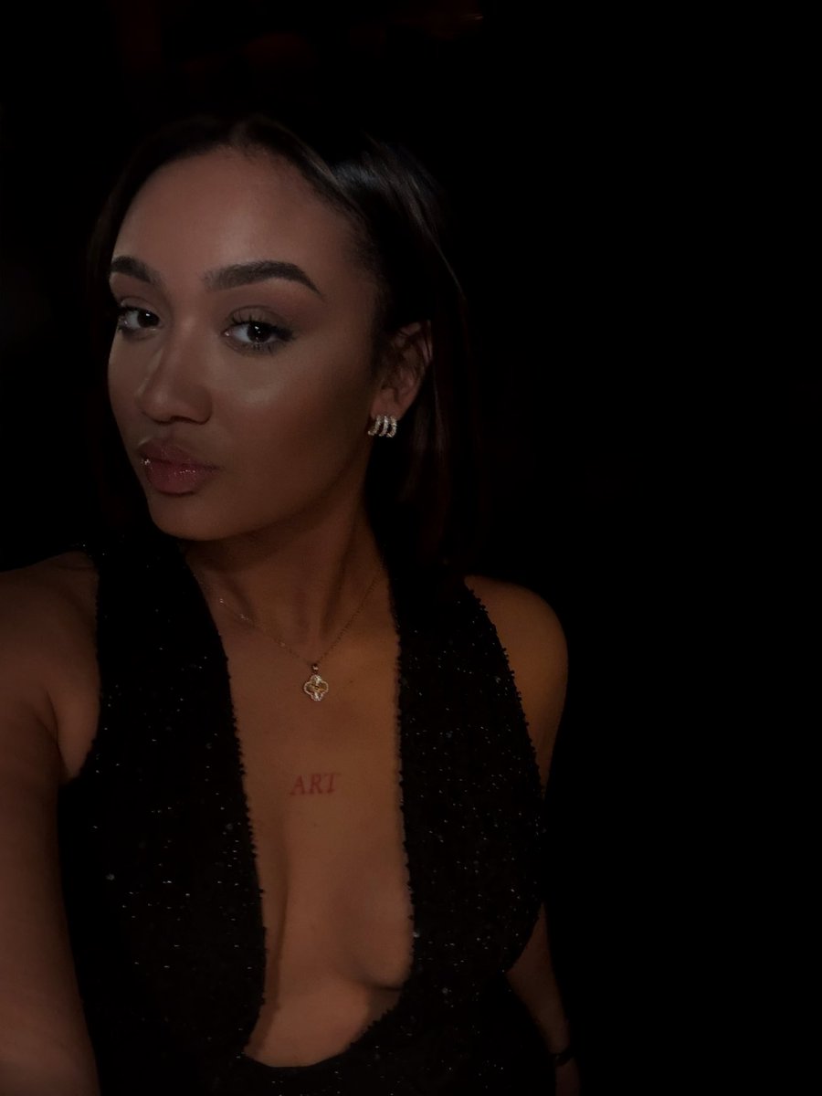 Elle 💋🪩 tweet media