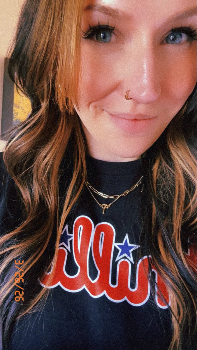 C O U R T N E Y tweet media