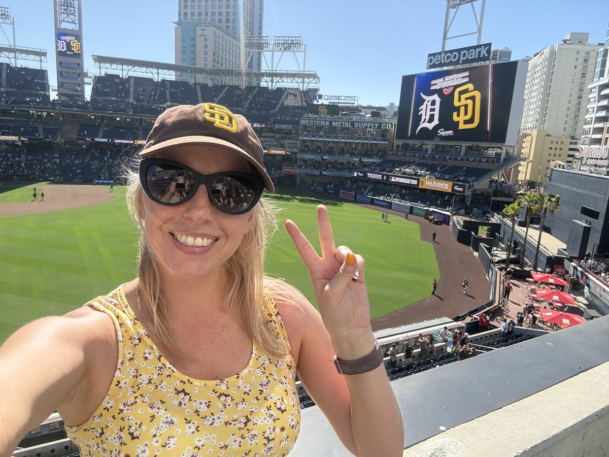 Mel 🪩 tweet media