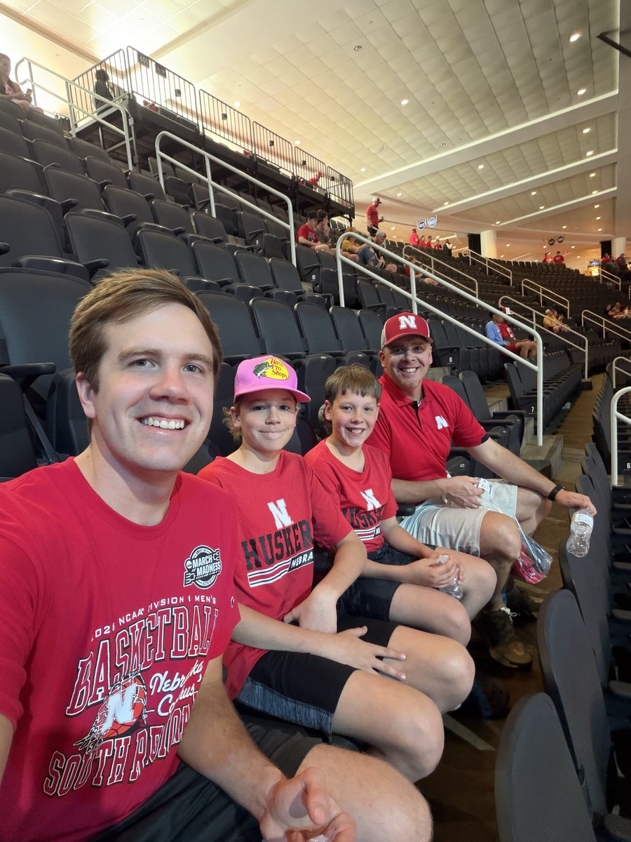 ScismMr's tweet photo. GBR! 
#MMSELFIE https://t.co/JzTzNzOpRj