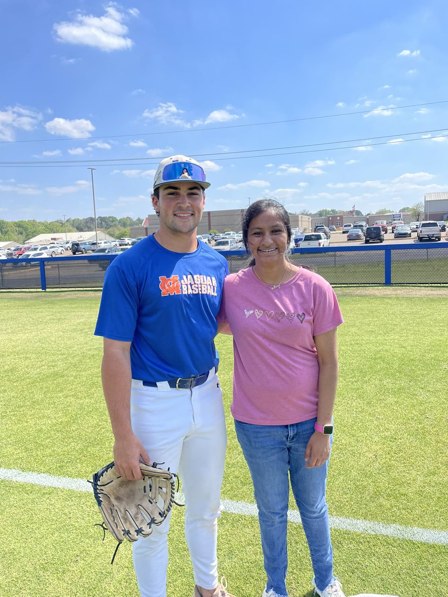 Jaguar_Baseball's tweet photo. So great to have the Mighty Jags join us today at practice, we look forward to seeing them throw out the first pitch next week in our series versus Germantown!. #gojags https://t.co/S9J4Tk5Mzl