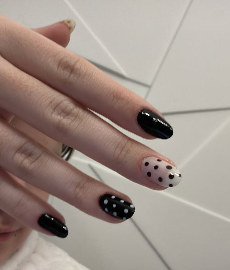 7th year: sami 𖣂 tweet media